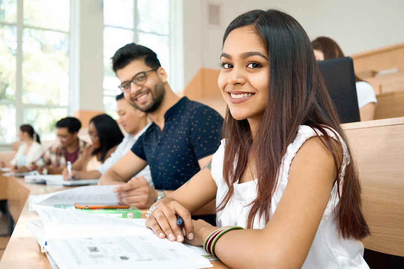 sideview-students-prepearing-exams-university_7502-1123